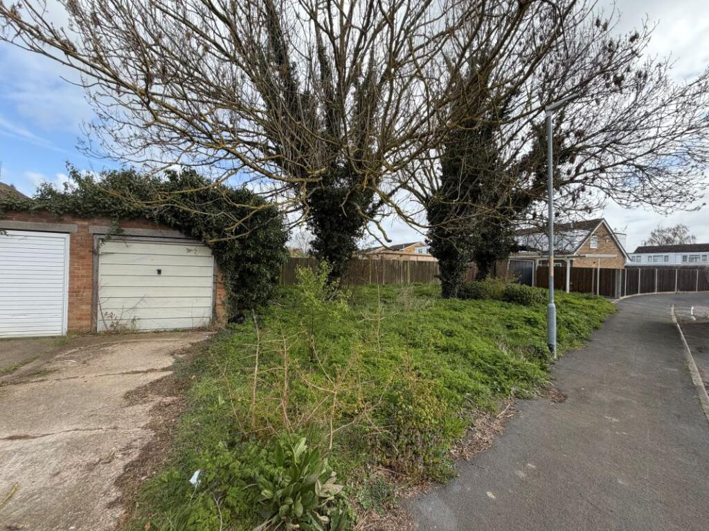 Main image of property: Garage and Land Rear of, 193 Birling Road, Snodland, Kent, ME6 5ET