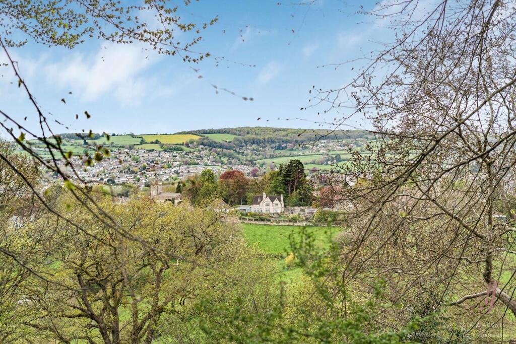 House in Gloucester - View 3