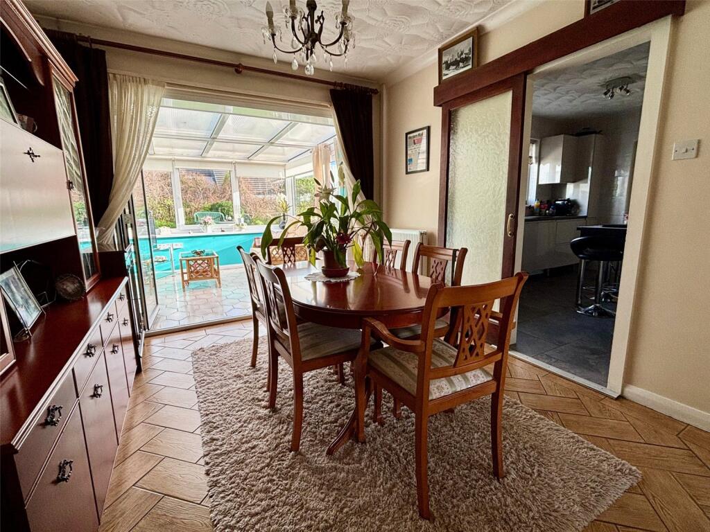 Bunkers Hill, Milford Haven, Pembrokeshire, SA73 photo 4
