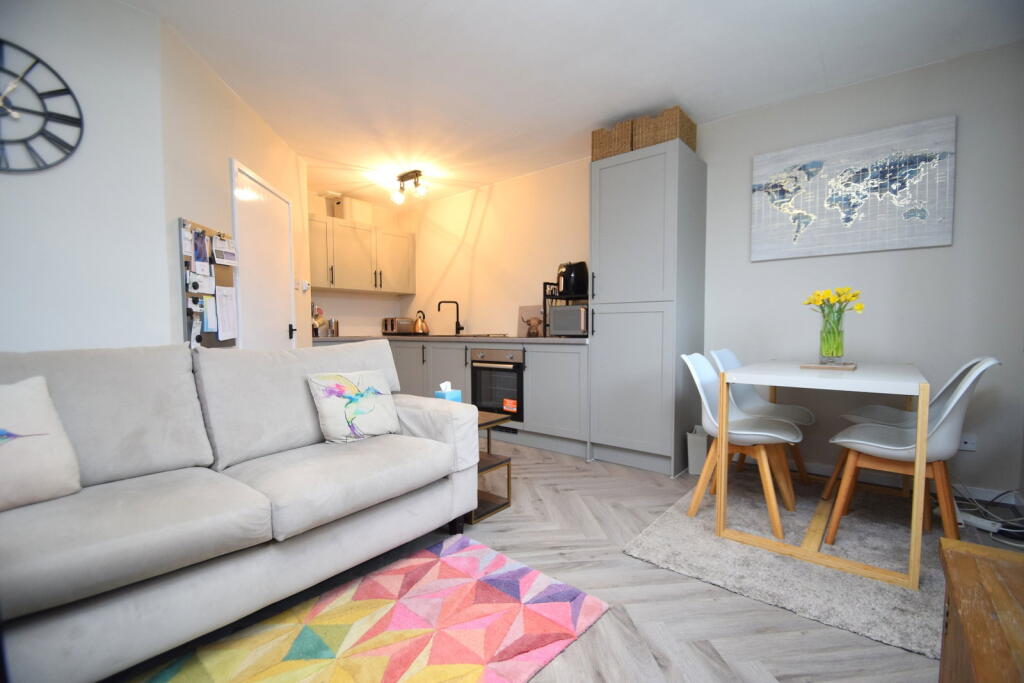 Apartment in Stockport - View 3