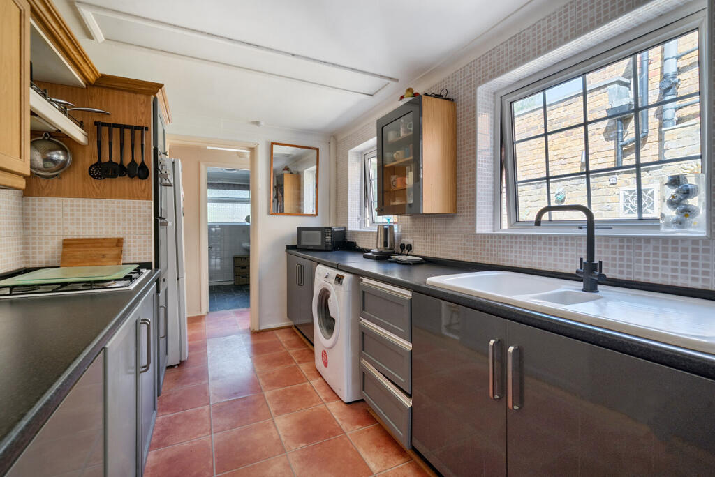 House in Elmbridge, Cobham - View 4