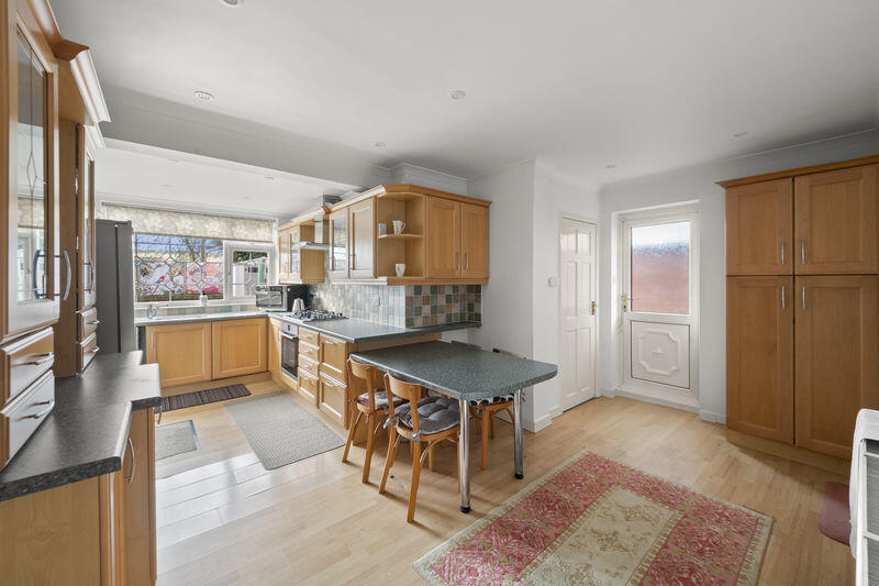 Doncaster Drive, Northolt photo 4