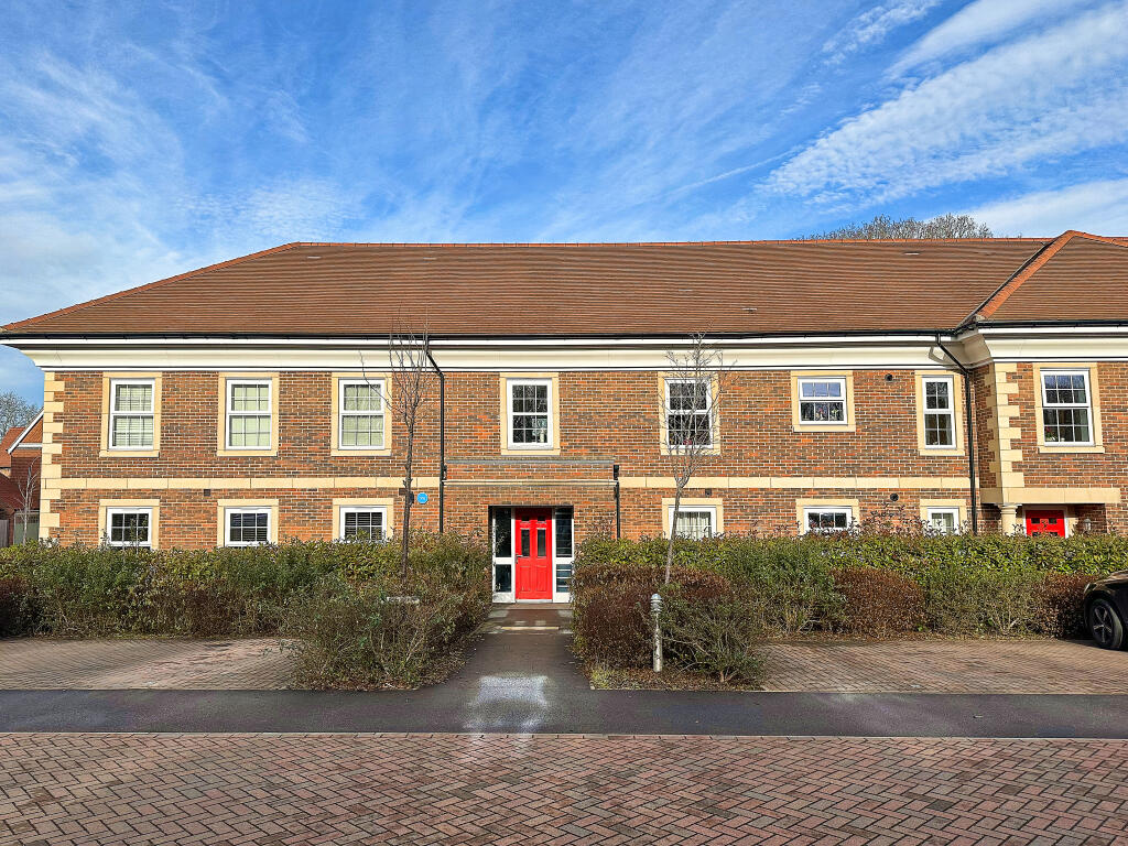 Main image of property: Redshank Crescent, Chineham, RG24