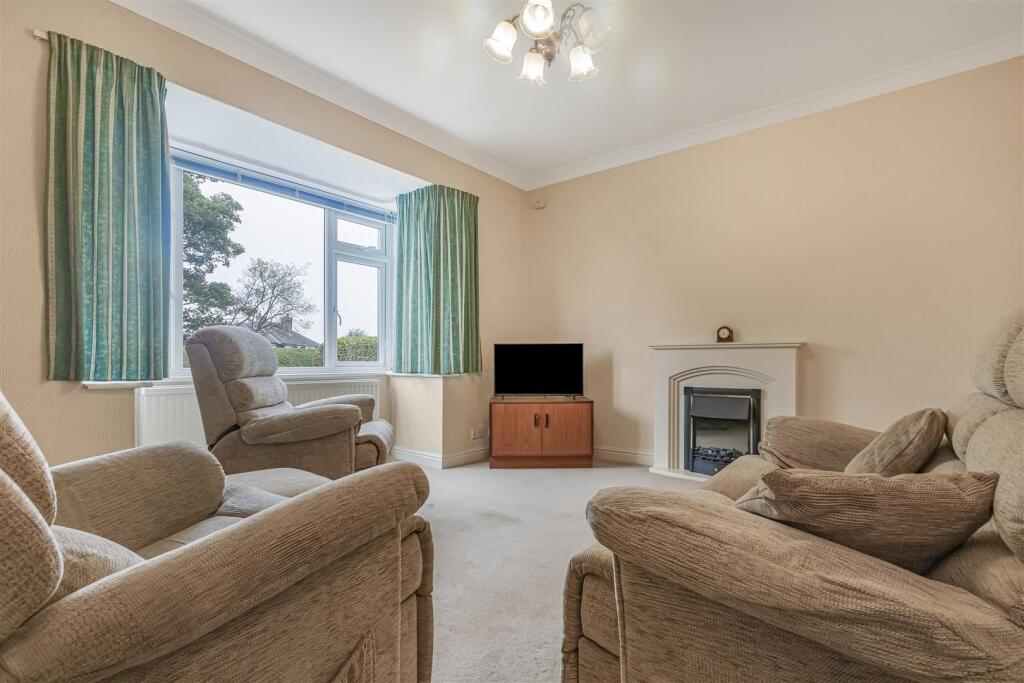 House in Leeds, Larkfield, Rawdon - View 4