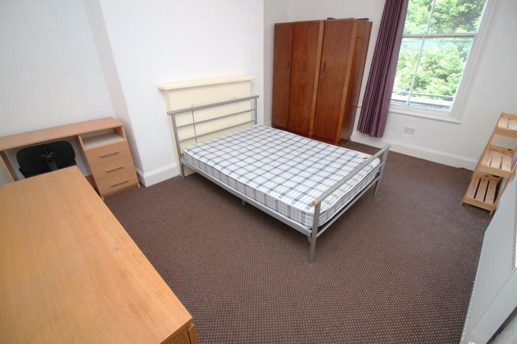 8 bedroom house for rent