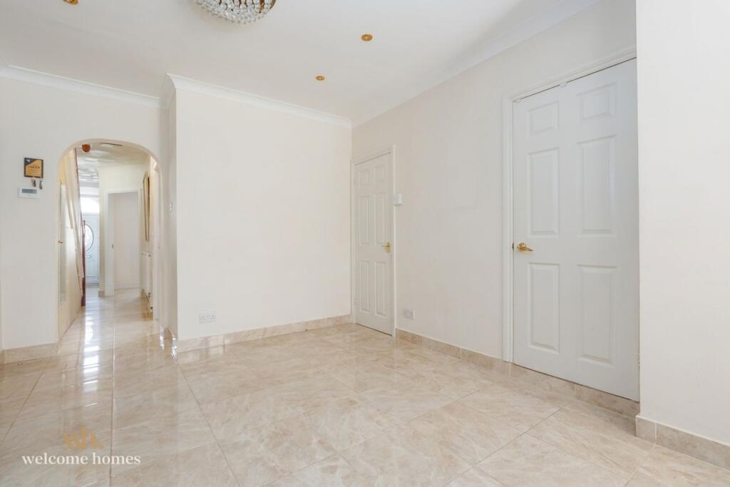 Watcombe Road, Southbourne, BH6 photo 4