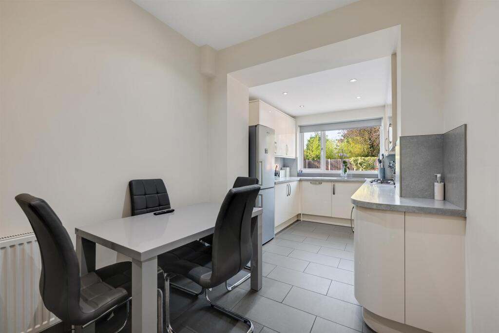 House in Bromley - View 4