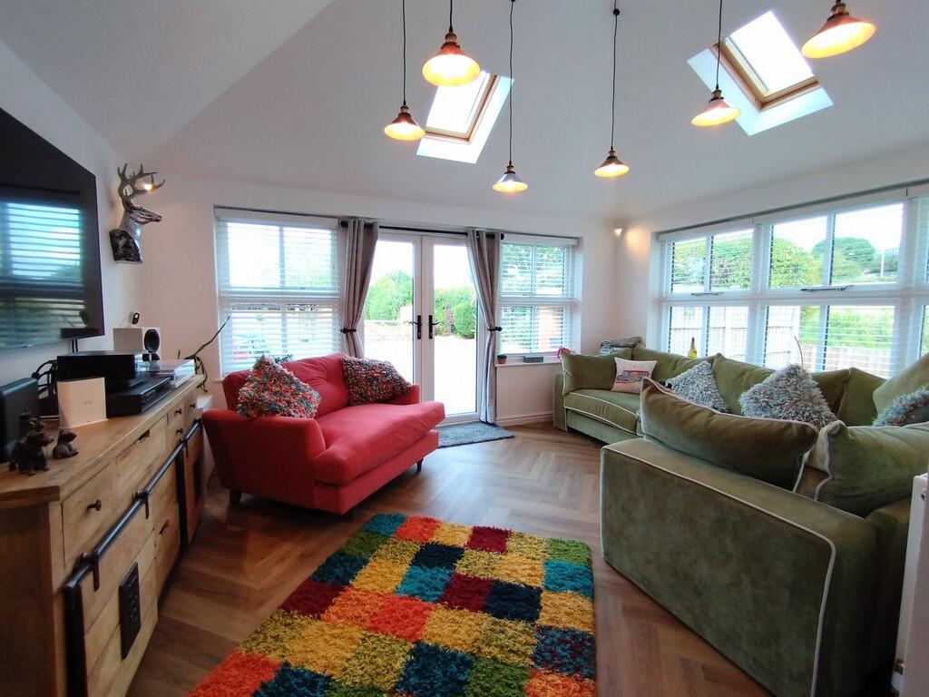 House in Stoke-on-Trent, Odd Rode - View 4