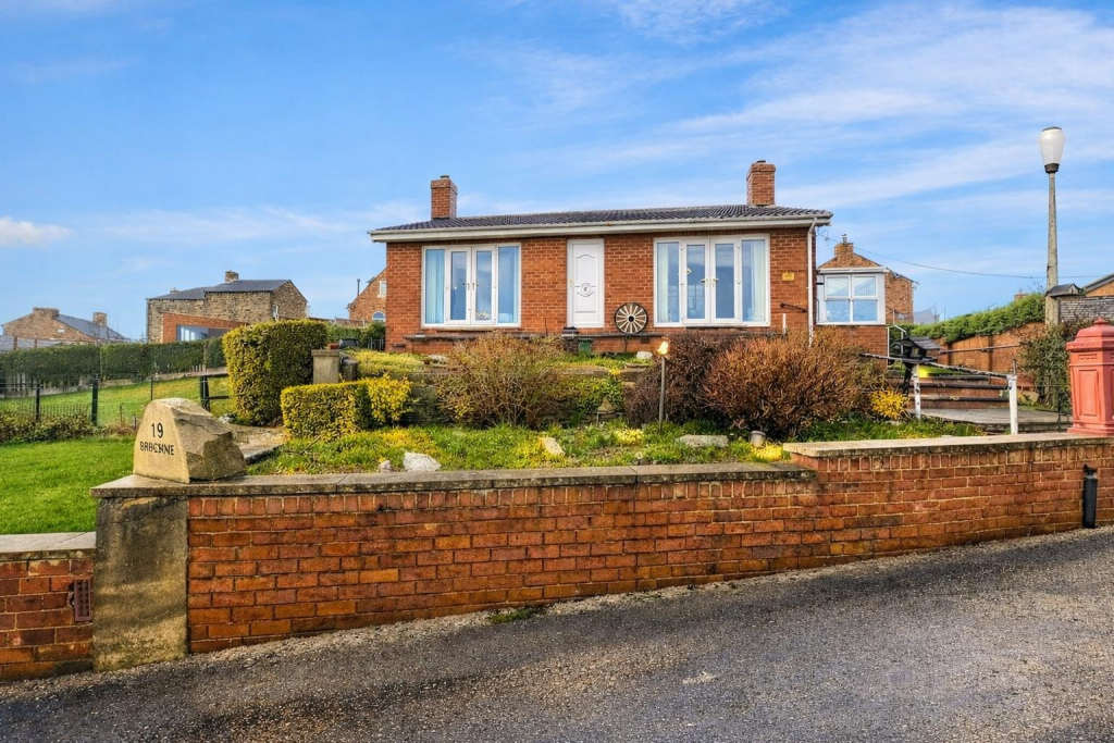 Main image of property: Old Heybeck Lane, Tingley, Wakefield
