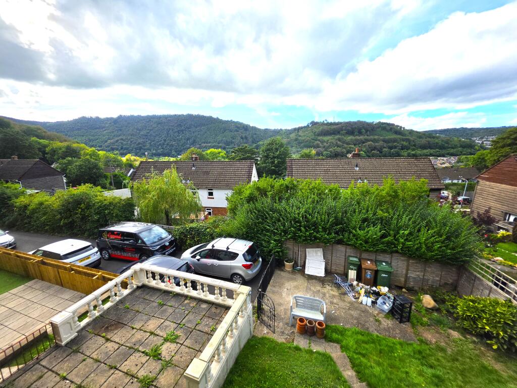 House in Newport - View 2