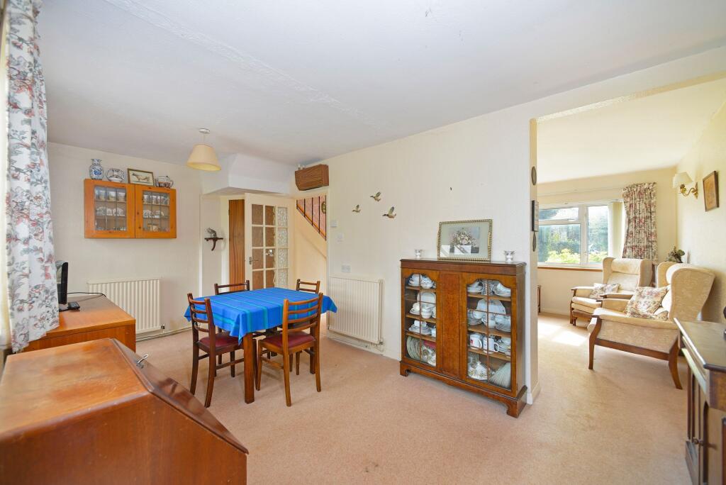 House in Waverley, Cranleigh - More