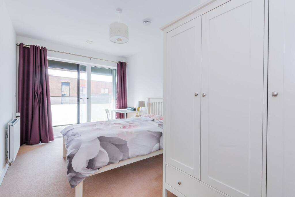 Apartment in London, Royal Borough of Greenwich - More