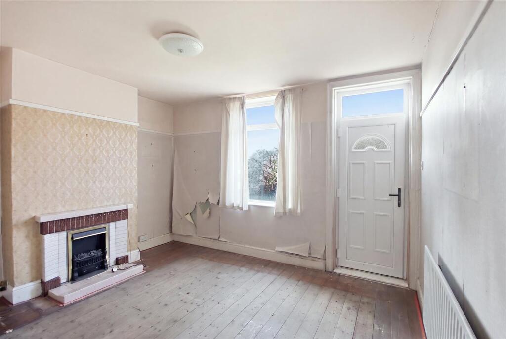 Avenue Road, Chesterfield, S41 photo 2