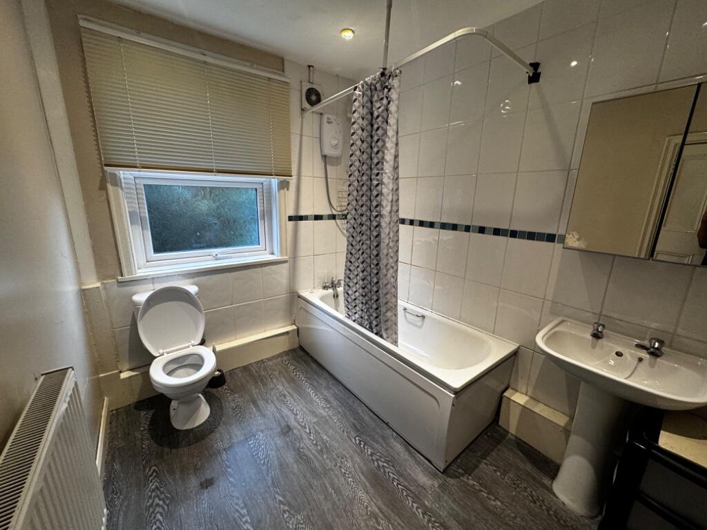7 bedroom semi-detached house for rent