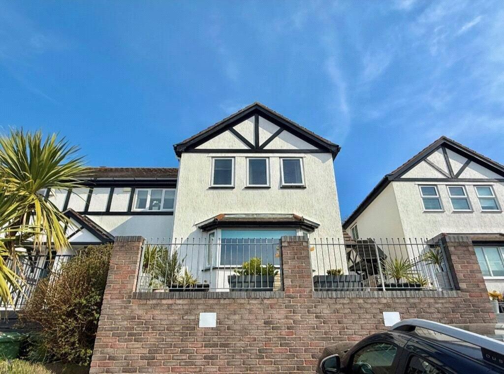 Main image of property: Lon Vardre, Deganwy, Conwy, LL31