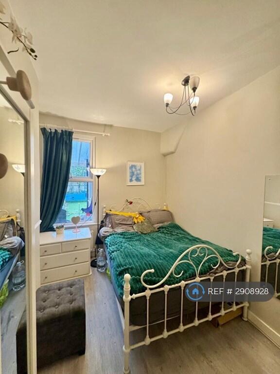 1 bedroom house share for rent