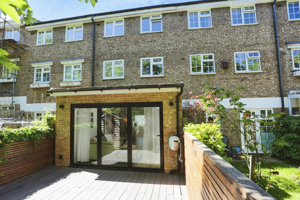 House in London - View 2