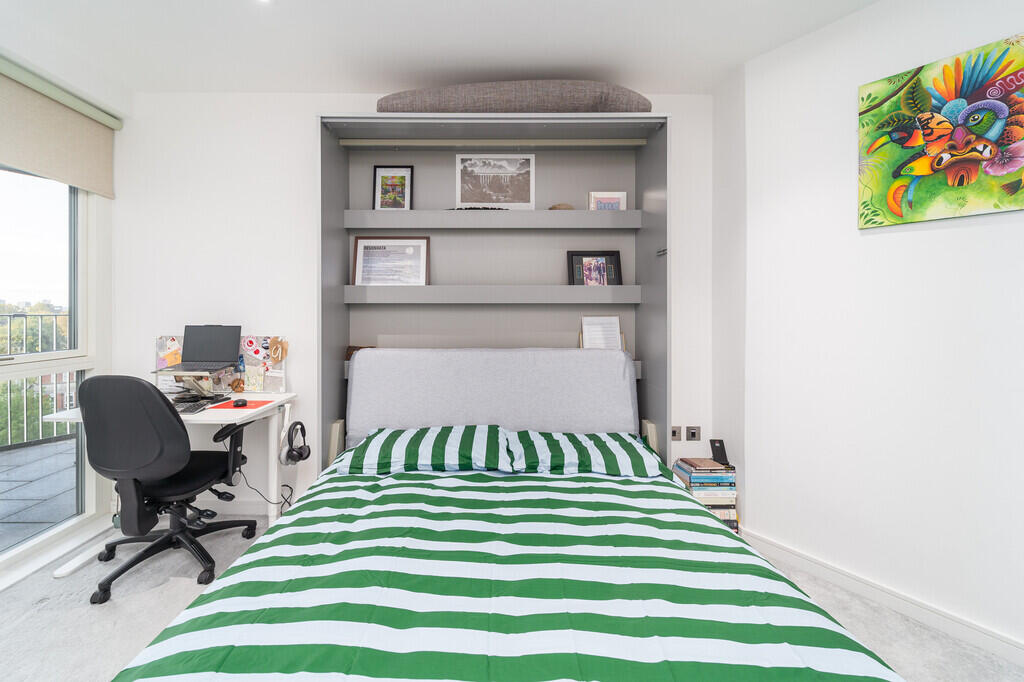 Apartment in London - More