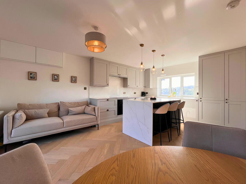 House in Swindon - View 3