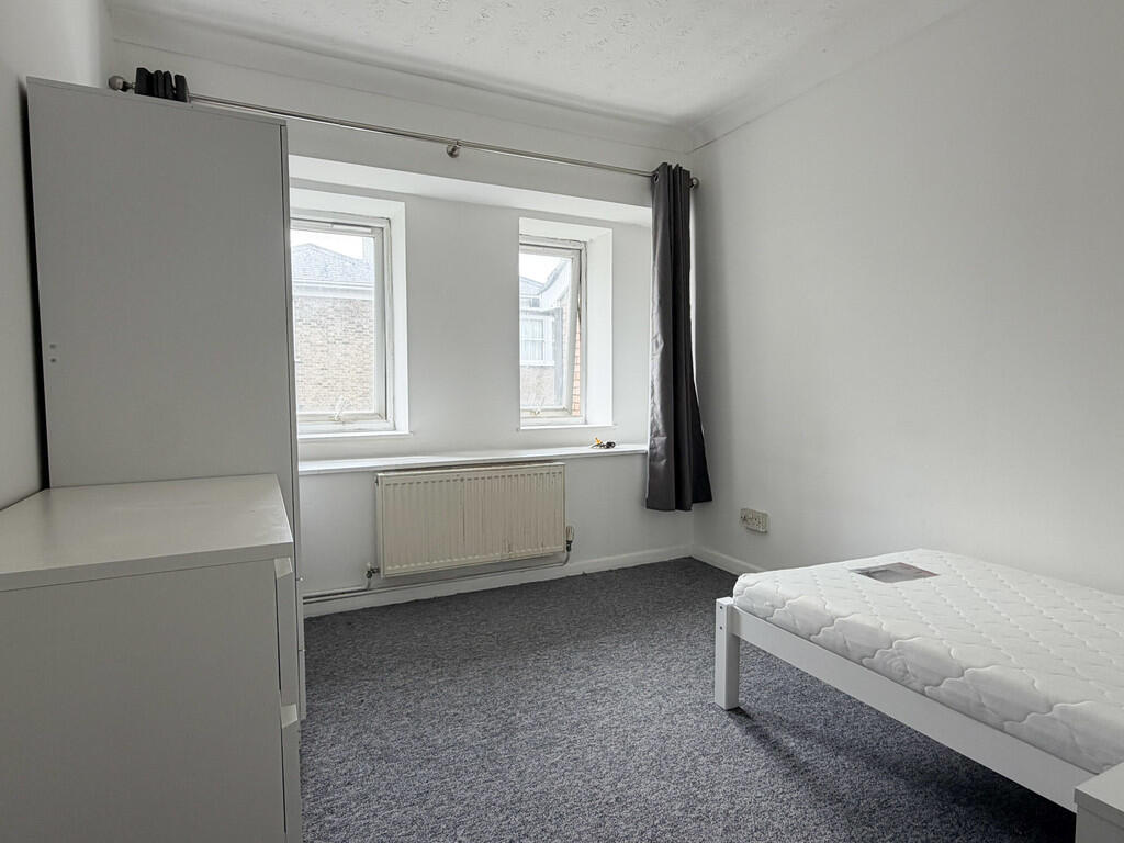 Main image of property: Room 6, Park Lane