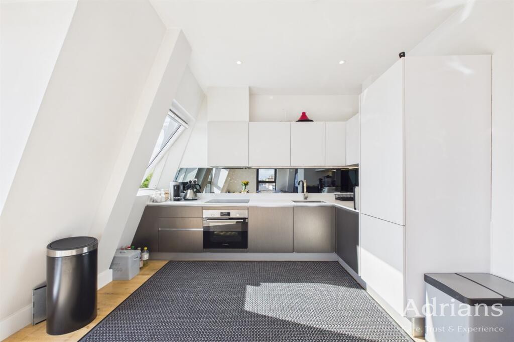 Apartment in Chelmsford, Moulsham - View 3