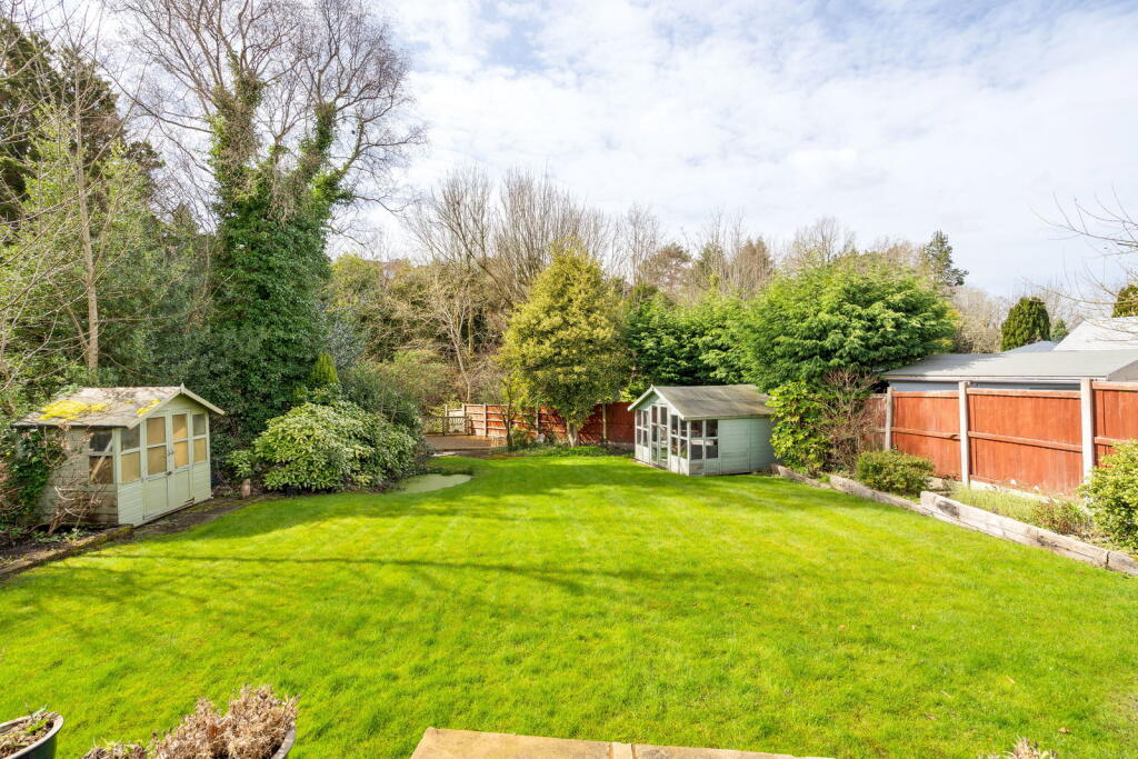 Main image of property: Primrose Lane, Glossop, SK13 6LW