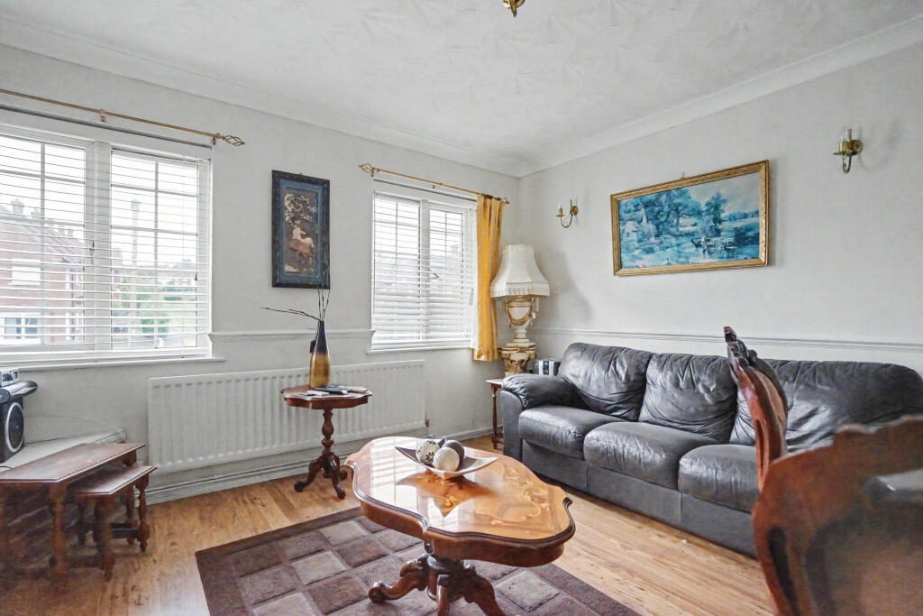 Apartment in Dartford, Kent - View 3