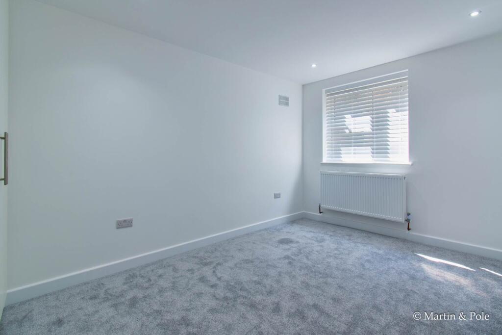 Apartment in Reading - View 5
