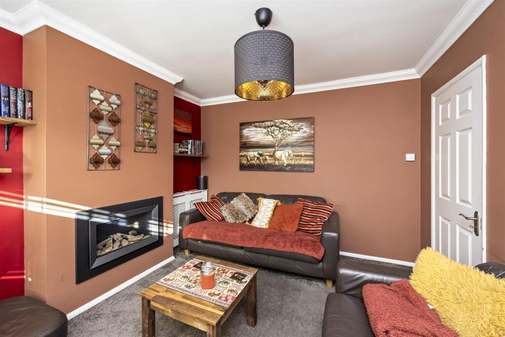 Nutley Crescent, Goring-By-Sea, Worthing photo 3