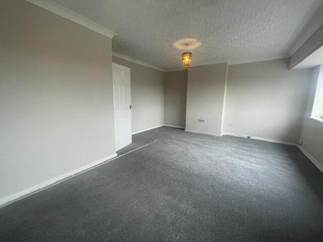Apartment in Tamworth, Staffordshire - View 4