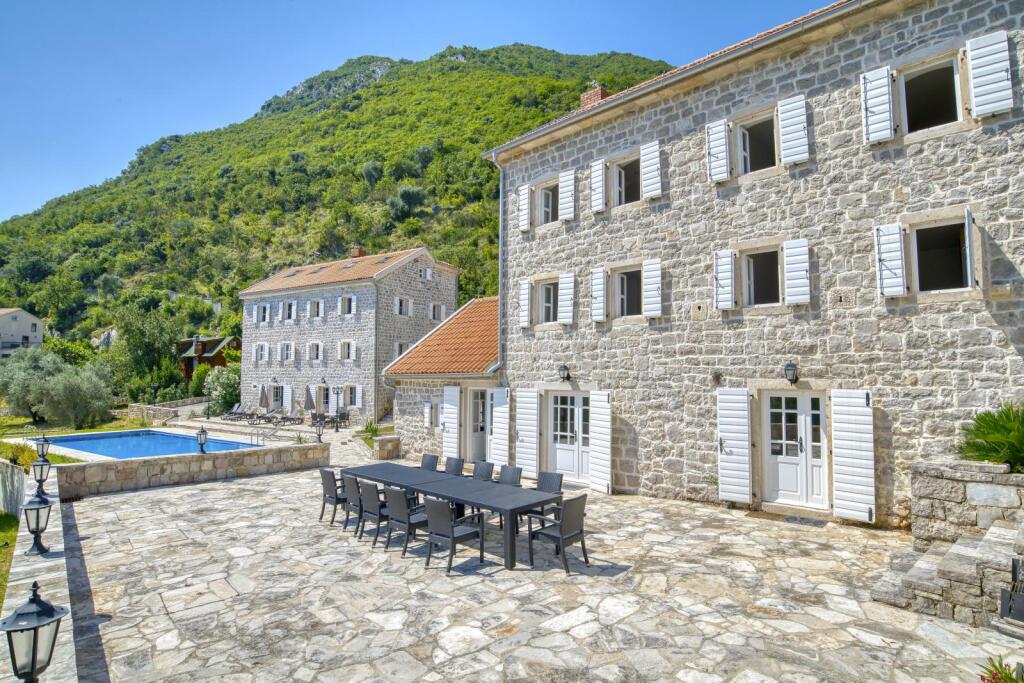 Main image of property: Kotor
