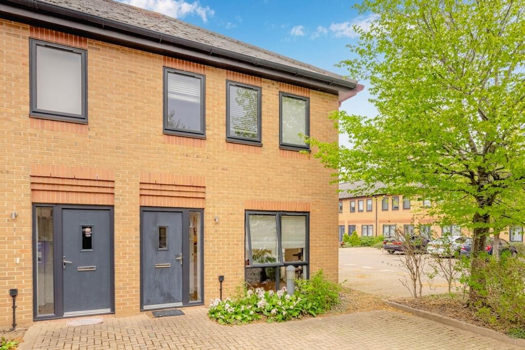 Main image of property: Lakesmere Close, Kidlington, OX5