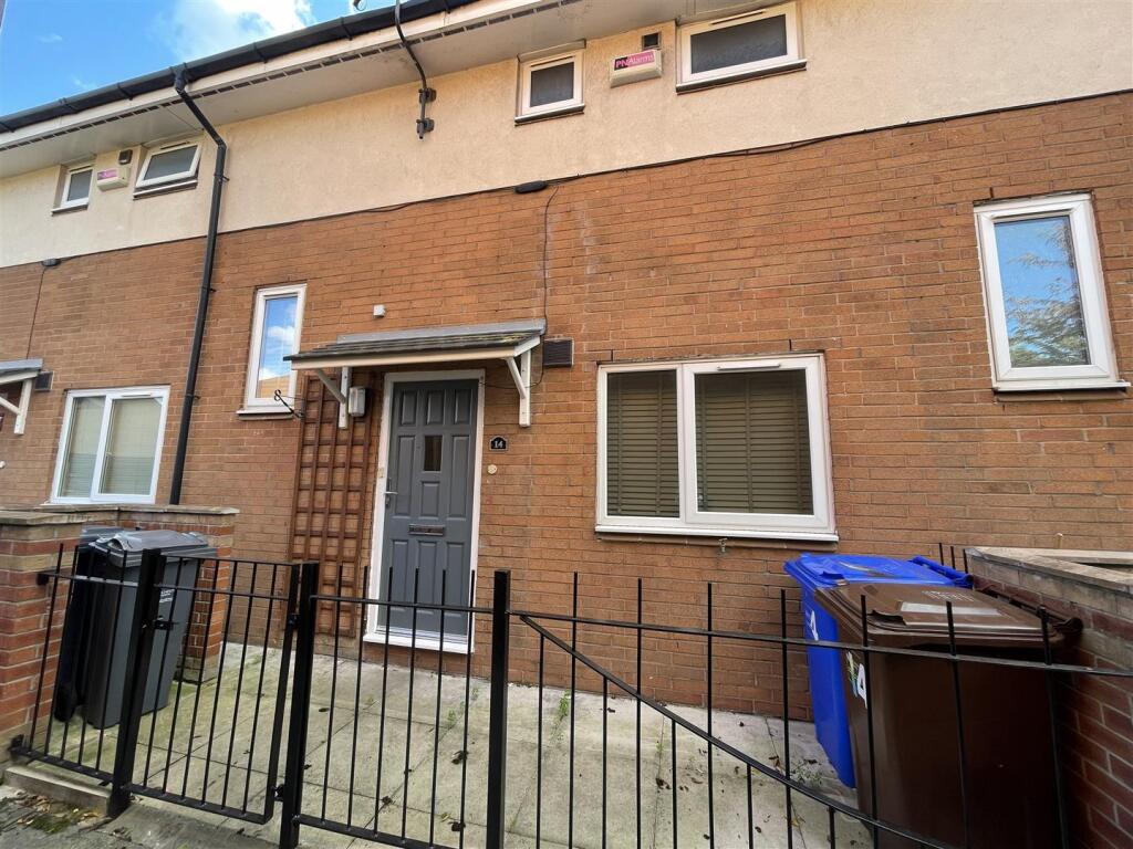 Main image of property: Basildon Road, Manchester, M13
