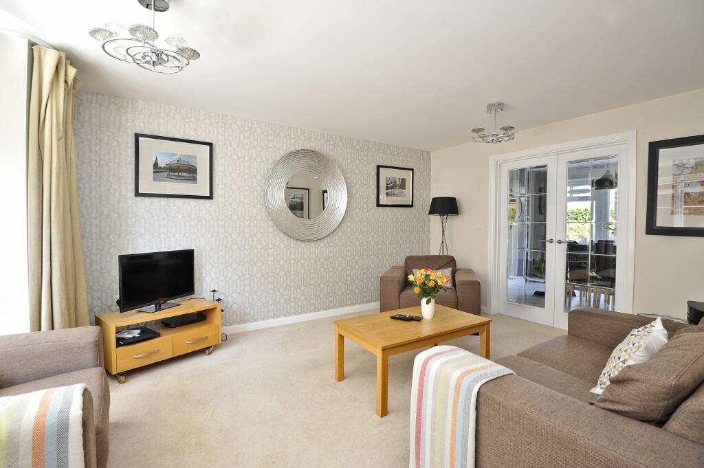 Grayling Close, Godalming, GU7 photo 3