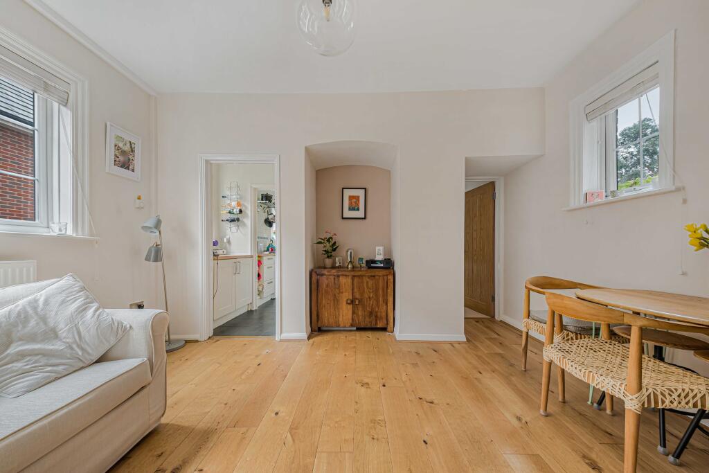 3 Oakwood Avenue, Beckenham photo 3