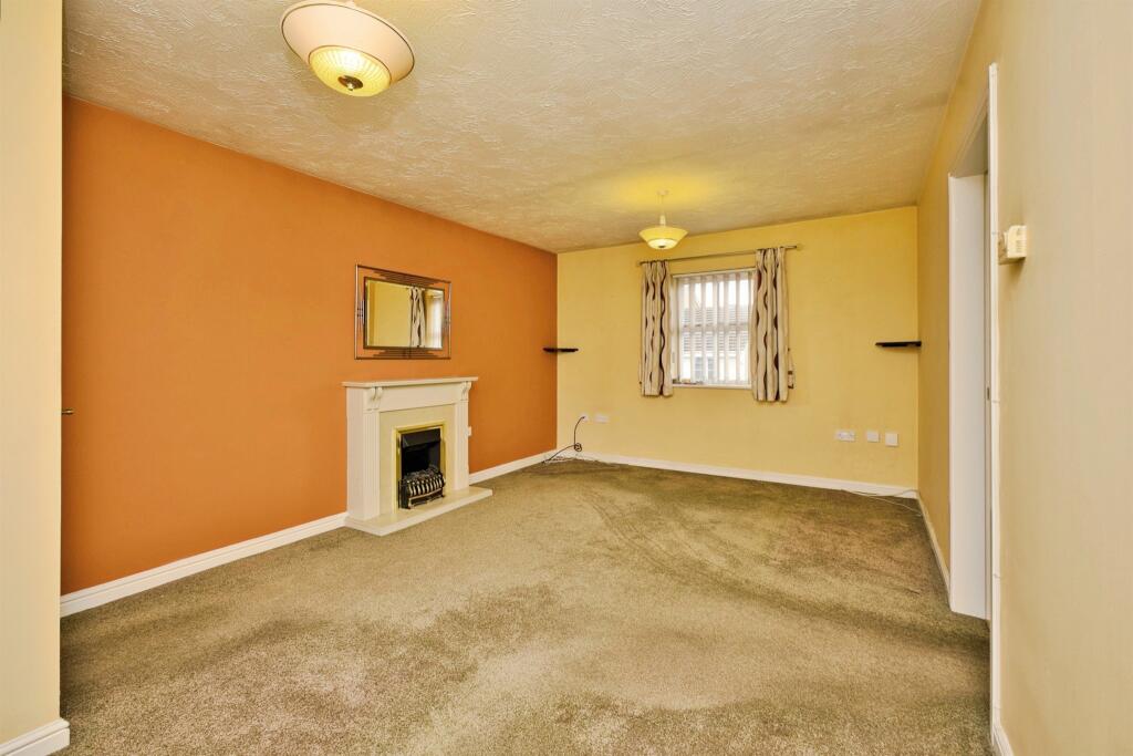 Ermine Street, YEOVIL photo 3