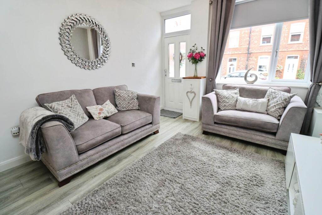 House in Wirral, Liverpool City Region - View 5