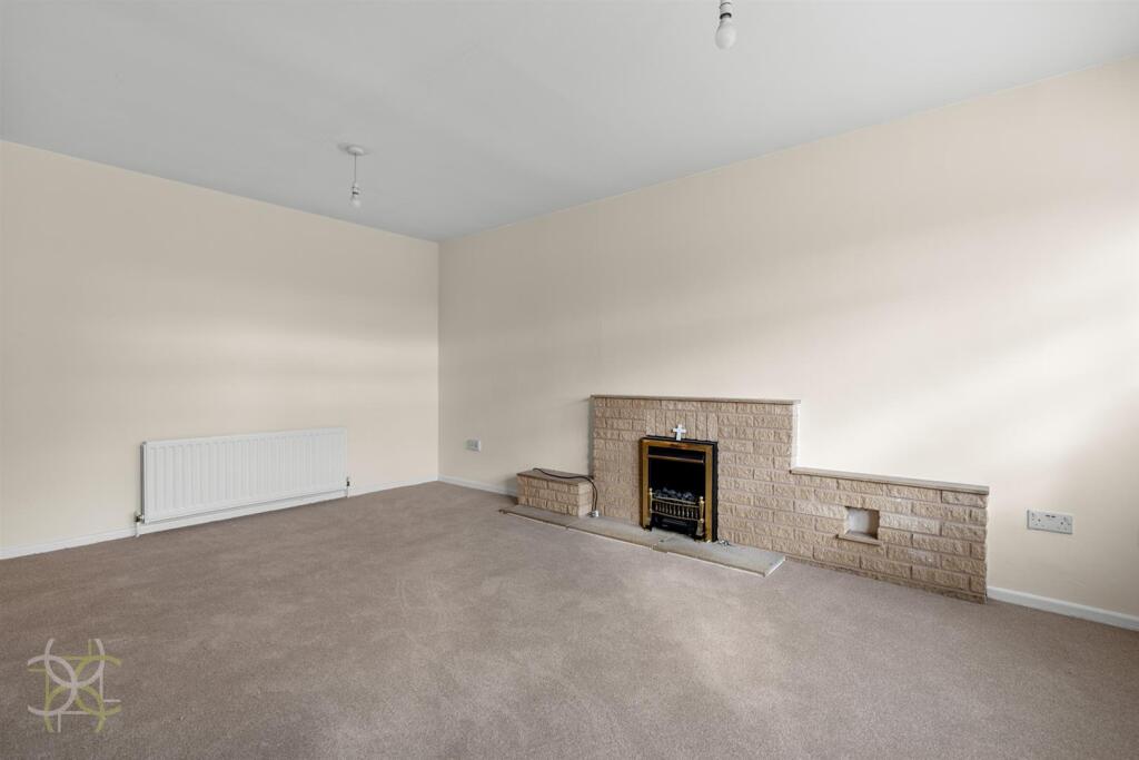 House in Worcester - View 5