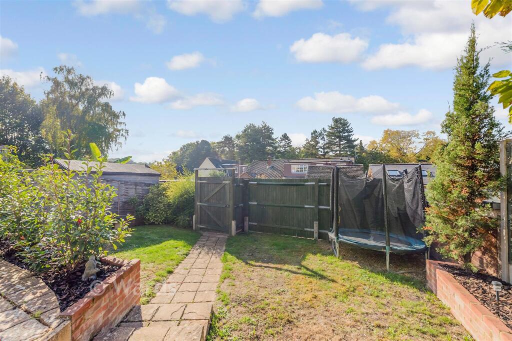 House in Gravesham, Northfleet - View 2