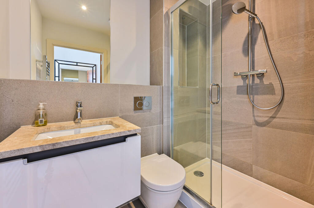 Apartment in London - View 4