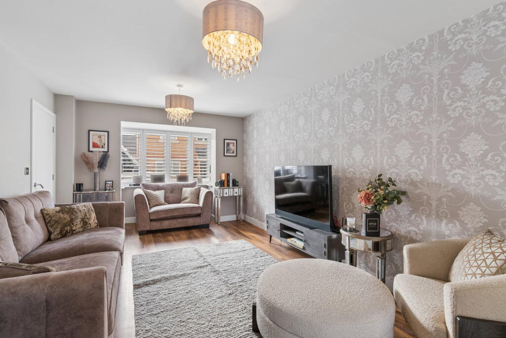 Lambert Way , Royston, Hertfordshire, SG8 7FS photo 4