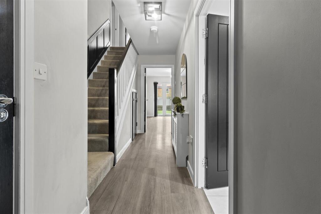 Hawthorn Way, Hellingly, Hailsham photo 5