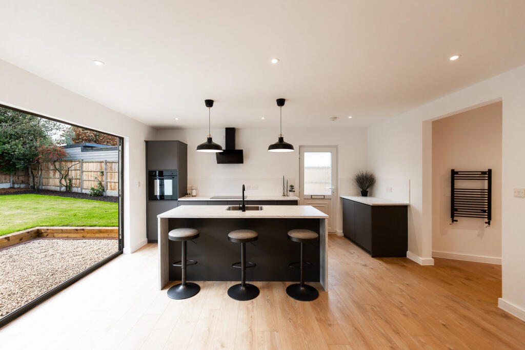 4-bed detached on Barry Drive, Kirby Muxloe, LE9, £475,000