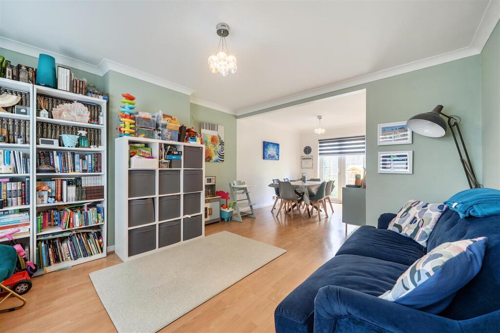 House in Harrow - View 4