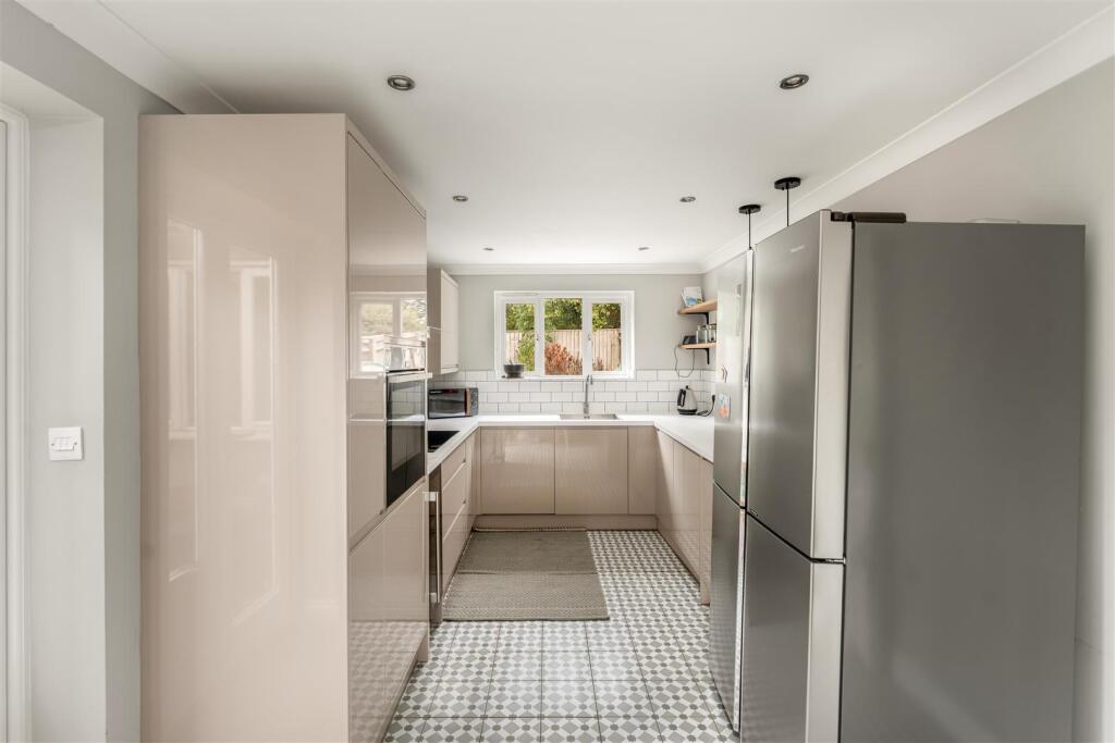 House in Cherwell, Bourton - More