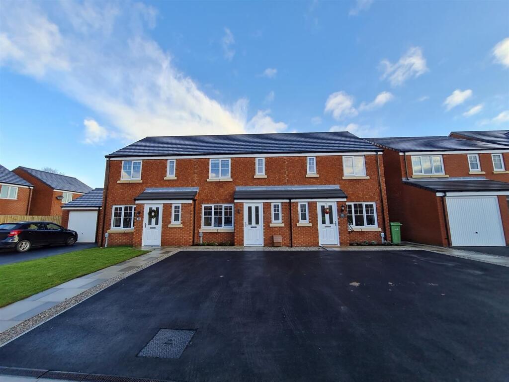 Main image of property: Comfrey Avenue, Sandbach, CW11 4BY
