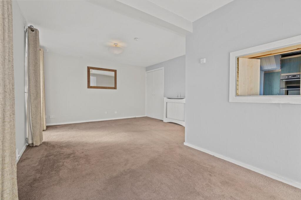 Thorndene Court, Falkirk, FK1 photo 3