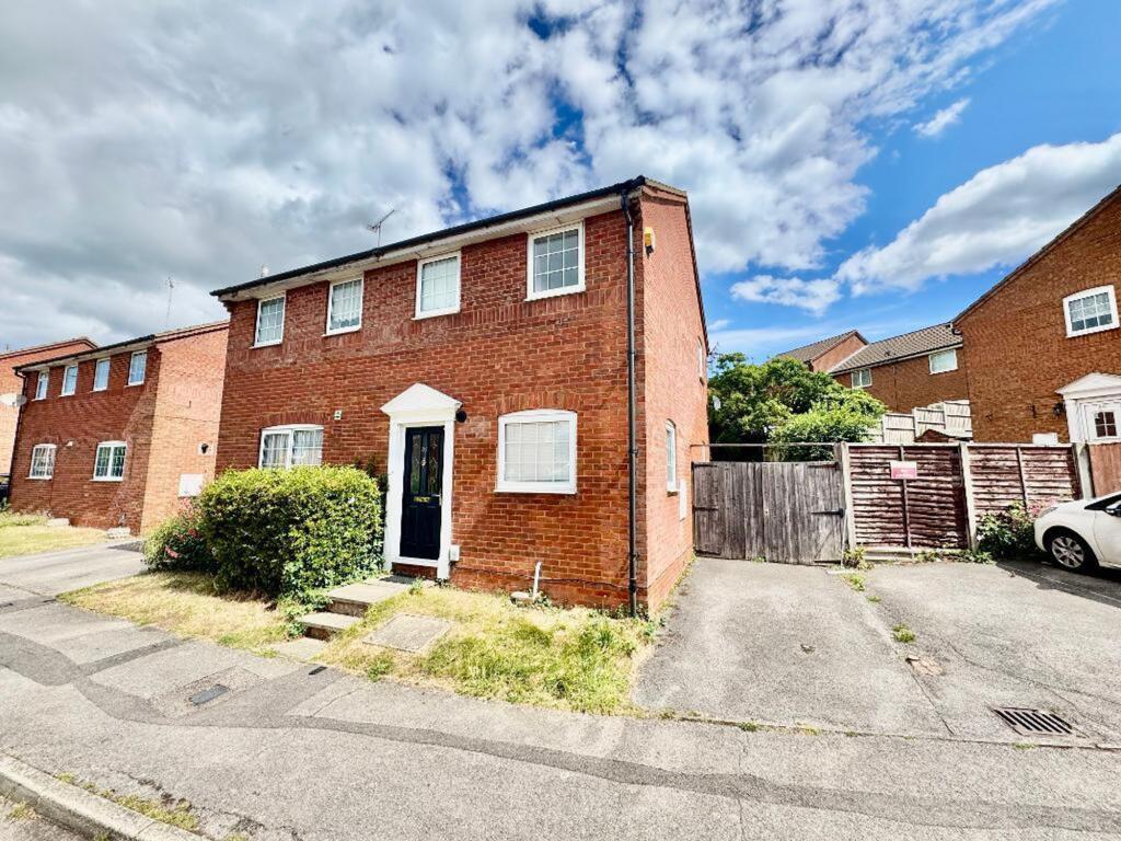 Main image of property: Felton Close, Luton, LU2