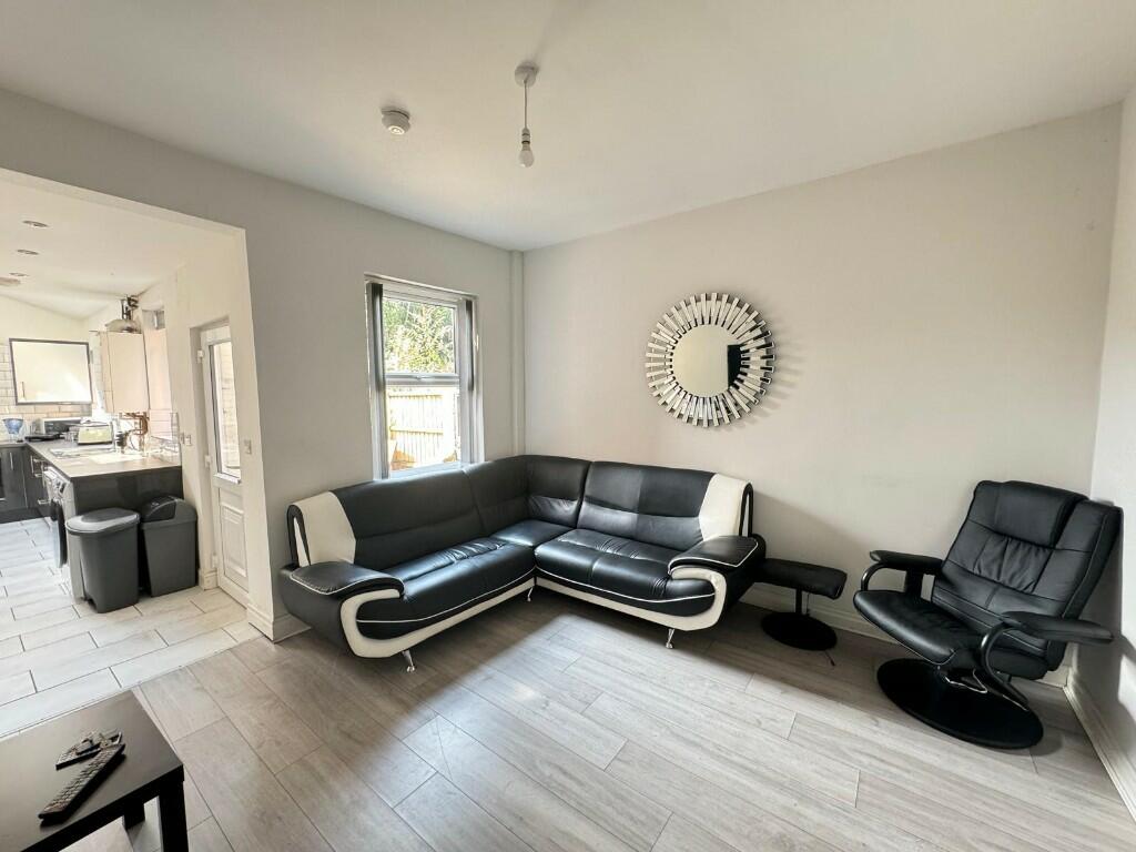 House in Nottingham - View 3