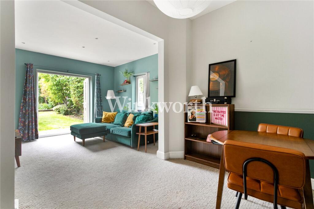 Meadowcroft Road, London, N13 photo 4